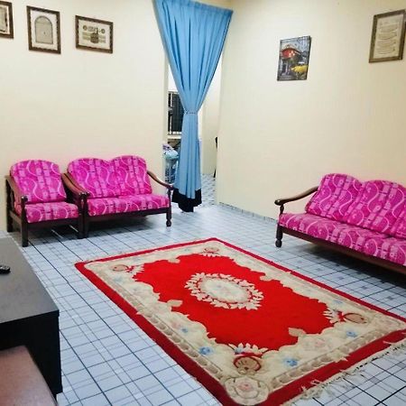 Homestay Bandar Pekan - Musleem Preferred Ngoại thất bức ảnh