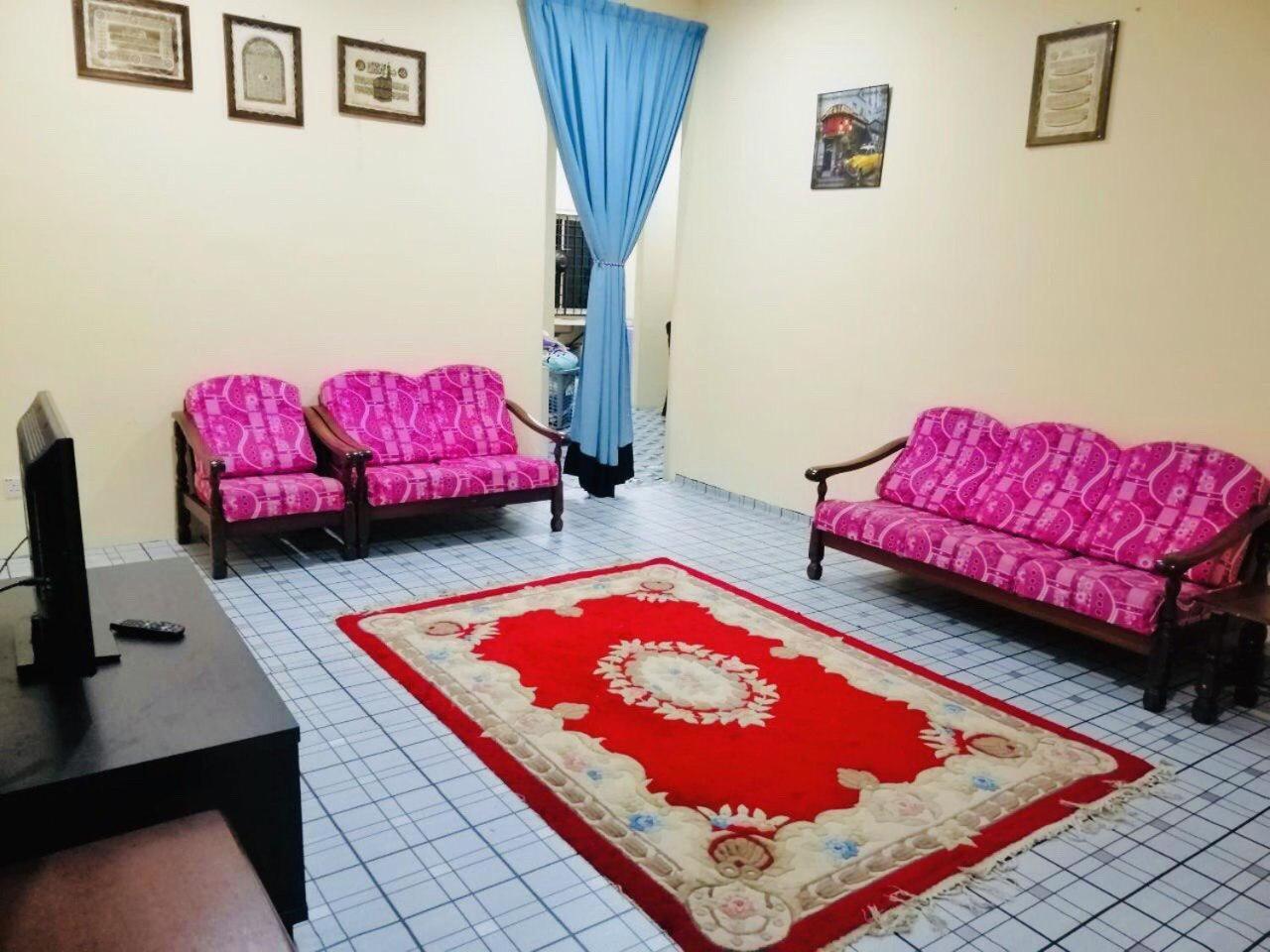 Homestay Bandar Pekan - Musleem Preferred Ngoại thất bức ảnh