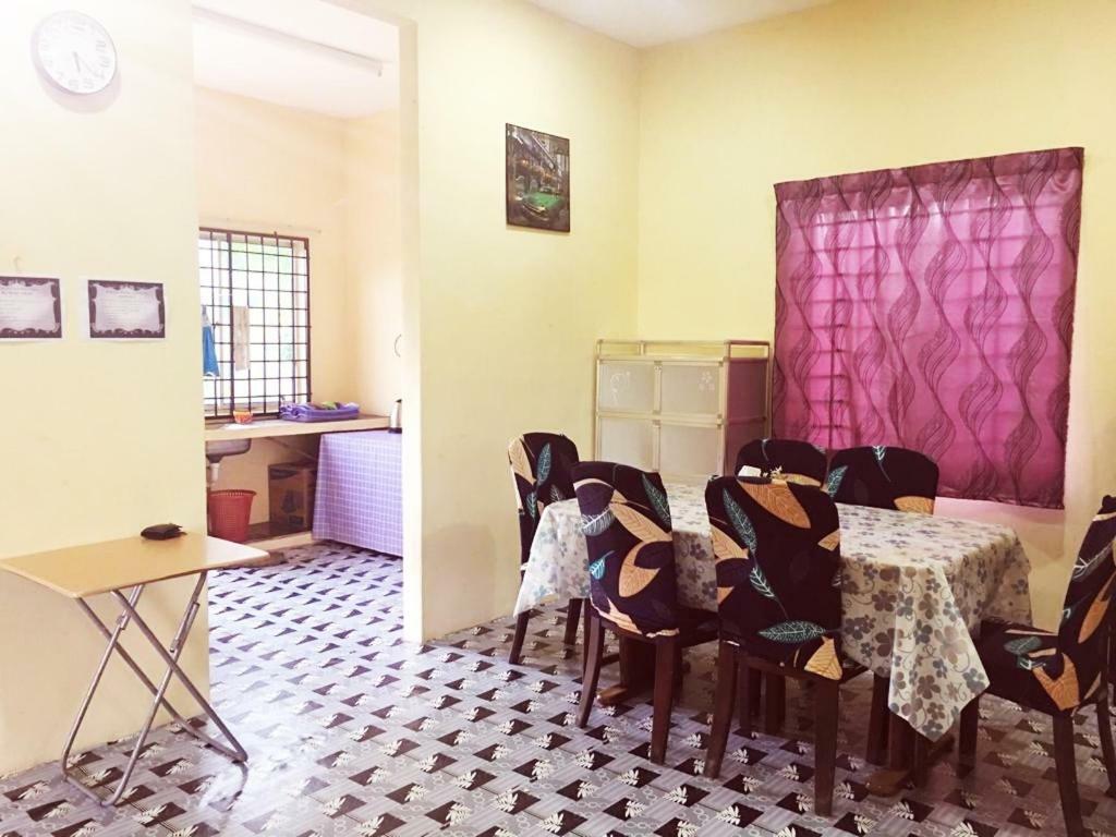 Homestay Bandar Pekan - Musleem Preferred Ngoại thất bức ảnh