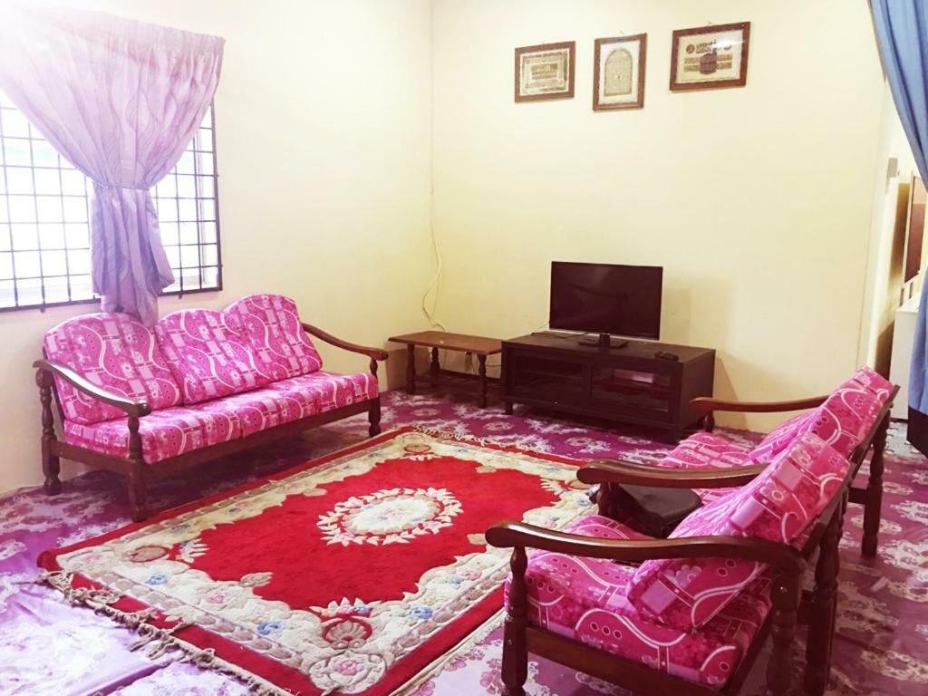 Homestay Bandar Pekan - Musleem Preferred Ngoại thất bức ảnh